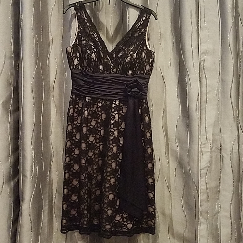 JS Boutique Black Lace Cocktail Dress